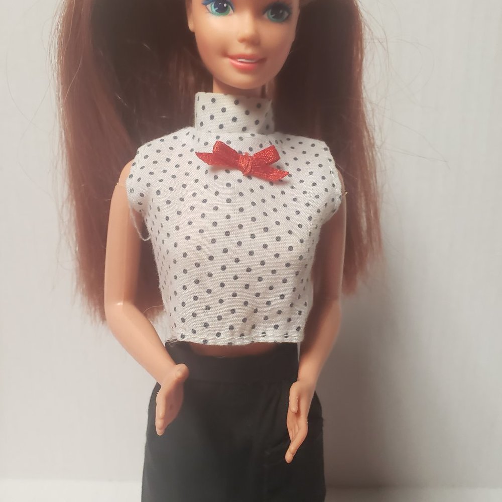 Two Barbie Outfits - Picture 8 of 9